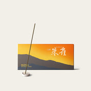 Gyokushodo Byakudan Suzaku Vermilion Sandalwood Japanese incense sticks (280 sticks) with Atmosphere ceramic incense holder